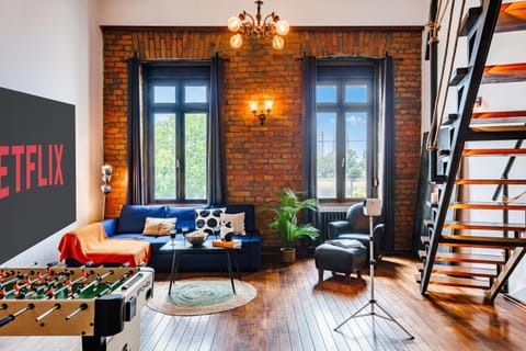 Living room, Seating area