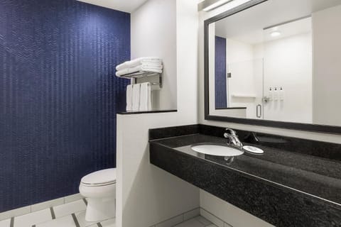 Fairfield Inn & Suites by Marriott St. Paul Northeast Hotel in Little Canada