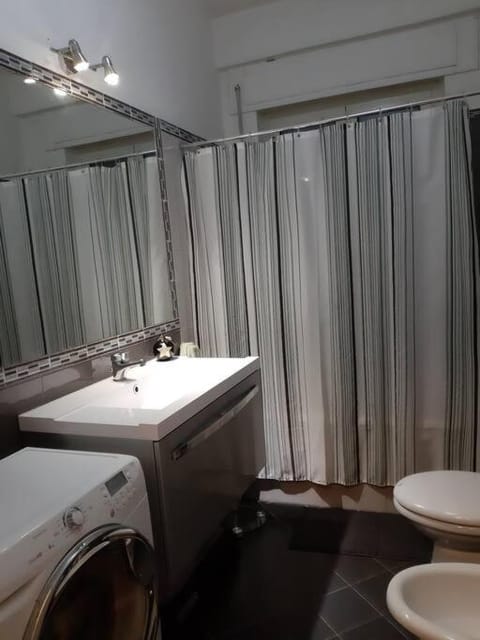 Toilet, Bathroom, Bath, towels