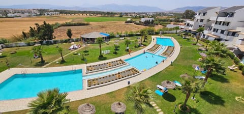 Property building, Nearby landmark, Spring, Day, People, Natural landscape, Bird's eye view, Garden, Garden view, Mountain view, Pool view, Swimming pool, group of guests