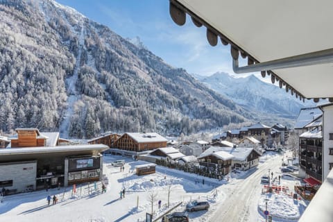 Balcony/Terrace, Mountain view