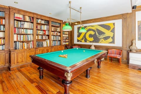 Billiard, Library