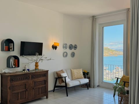 Living room, Sea view