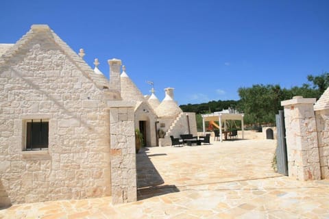 Trullo Montetrecarlini House in Province of Taranto