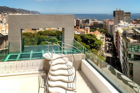 View (from property/room), Balcony/Terrace, Lounge or bar, Sea view