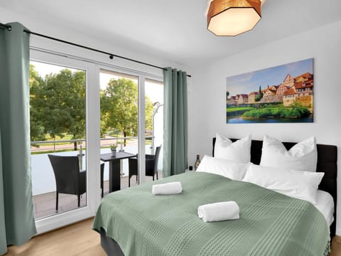 Bed, Balcony/Terrace, Photo of the whole room, Bedroom, towels