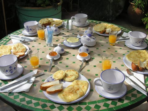 Patio, Breakfast