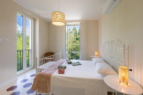 Villa Lilla Bellagio - Luxury Pool and Wine with Lake view Villa in Bellagio