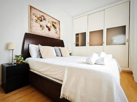 Bed, Photo of the whole room, Bedroom, wardrobe