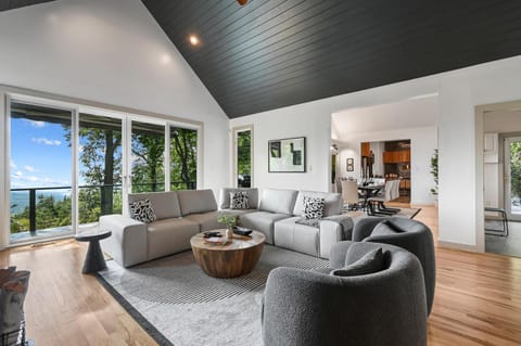 Simply Stunning Off Blue Ridge Pkwy House in Swannanoa