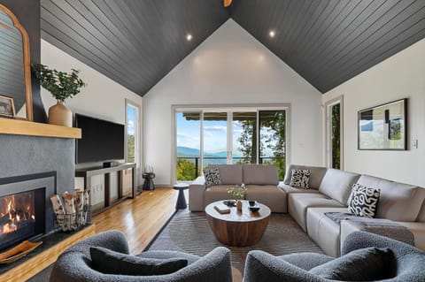 Simply Stunning Off Blue Ridge Pkwy House in Swannanoa