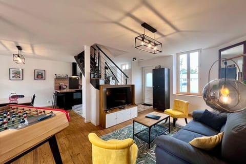 Communal lounge/ TV room, TV and multimedia, Living room