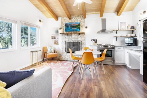 Millies Cottages Unit 1 - Ruth House in Canyon Lake