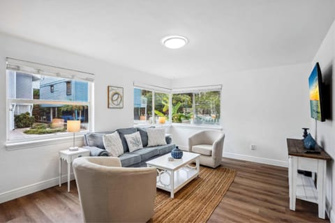 Beach Livin 1 - 1 Bedroom Downstairs House in Sunset Beach