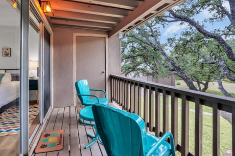Groovy Getaway Apartment in Canyon Lake