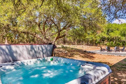 Pampered Pillow House in Canyon Lake