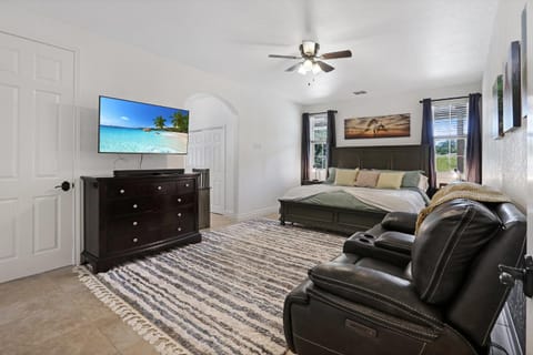 Pampered Pillow House in Canyon Lake