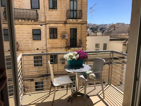 Day, Balcony/Terrace, City view
