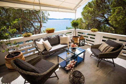 Zadar Center Beach Apartment - DIRECTLY ON THE SEA Apartment in Zadar