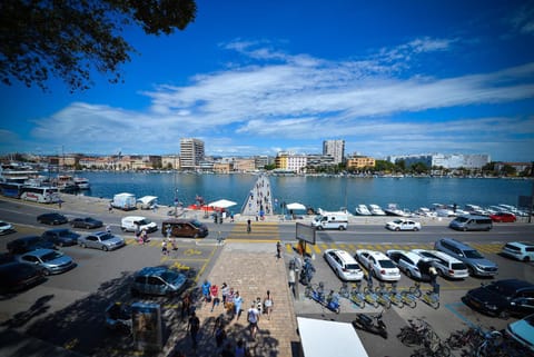 Nearby landmark, Neighbourhood