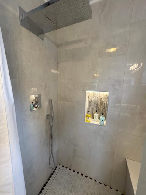 Eagle’s Landing Lodge Nature lodge in West Custer Township