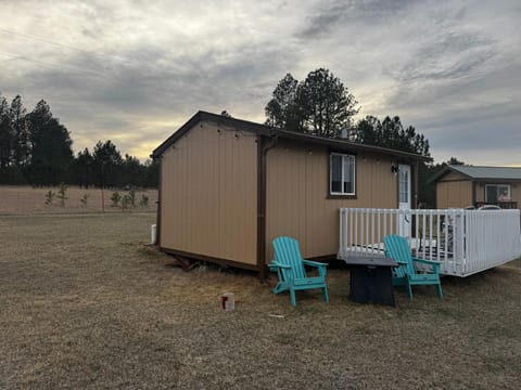 Eagle’s Landing Lodge Nature lodge in West Custer Township