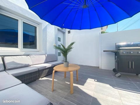 Patio, BBQ facilities, Quiet street view