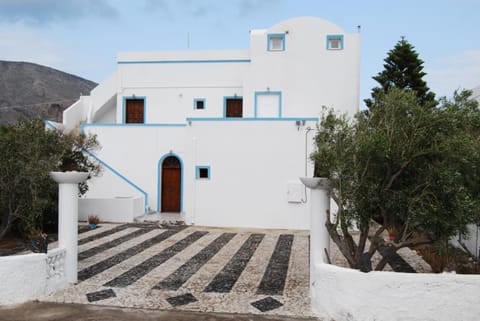 Apollo Rooms Bed and Breakfast in Perissa