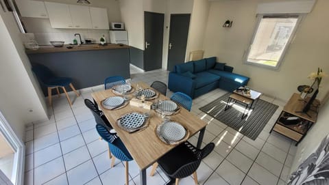 Seating area, Dining area