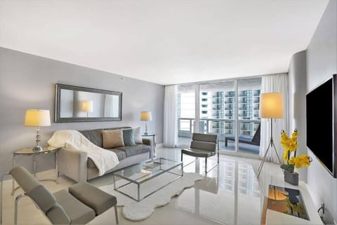 TV and multimedia, Balcony/Terrace, Living room, City view, Sea view