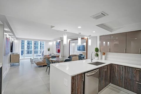 TV and multimedia, Balcony/Terrace, Kitchen or kitchenette, Living room, Dining area