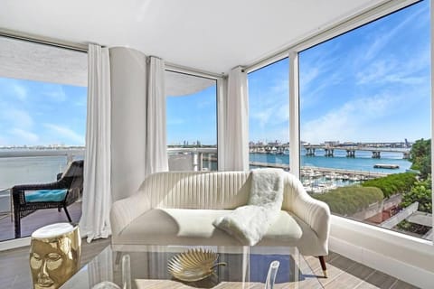 View (from property/room), Balcony/Terrace, Bedroom, Sea view