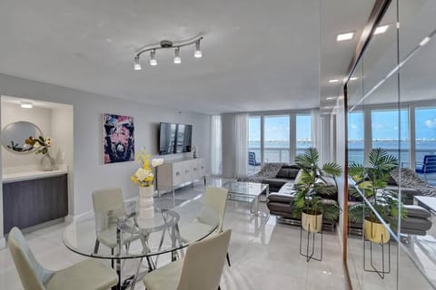 TV and multimedia, Balcony/Terrace, Living room, Dining area, Sea view