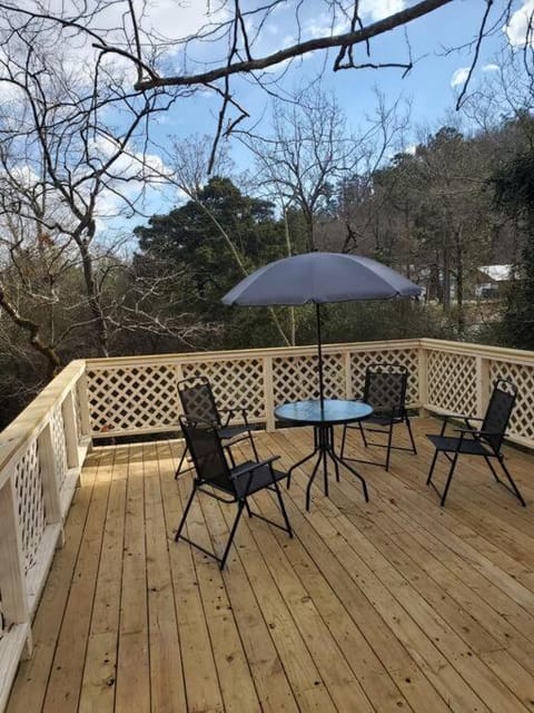 JB's-Getaway in the mountains with trails and more House in Arkansas