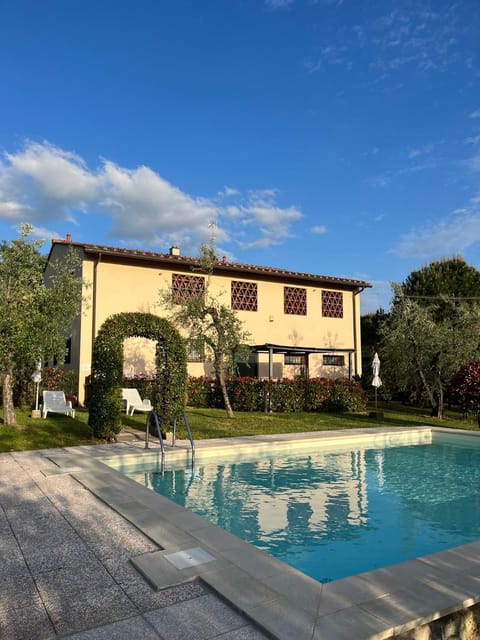 Property building, Day, Garden, Garden view, Pool view, Swimming pool