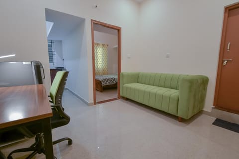 Living room, Seating area, hair dresser