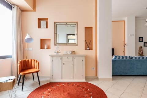 Facade/entrance, Living room, Photo of the whole room, Bedroom