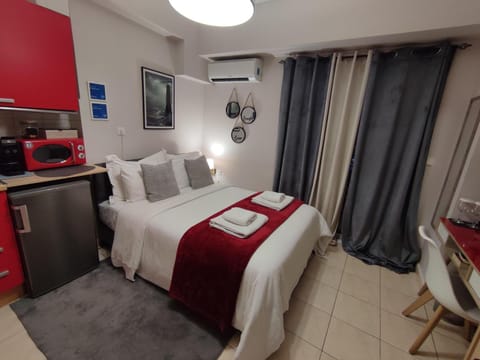 Bedroom, microwave, air conditioner