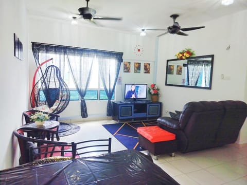 Communal lounge/ TV room, TV and multimedia, Living room, Seating area, Dining area, Evening entertainment, fireplace
