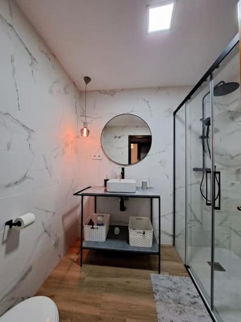 Shower, Bathroom