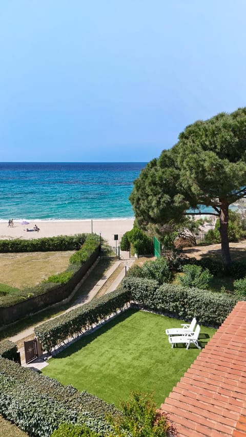 Property building, Beach