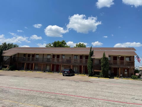 Granbury Inn and Suites Motel in Granbury