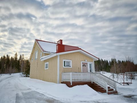 Property building, Day, Winter