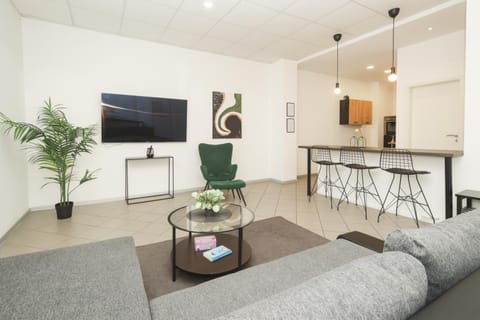 TV and multimedia, Living room, Dining area