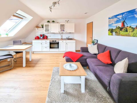 Kitchen or kitchenette, Living room, Seating area