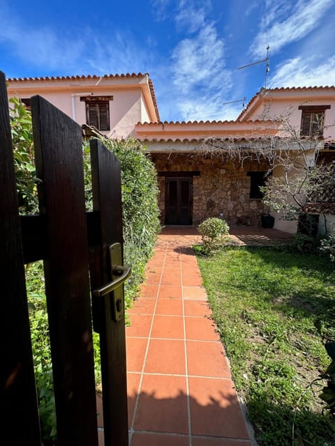 Property building, Spring, Day, Garden, Garden view