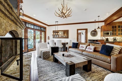 Ski-in Ski-out 1 BdrDen in exclusive Horizon Pass condo Apartment in Avon