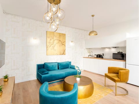 TV and multimedia, Kitchen or kitchenette, Living room
