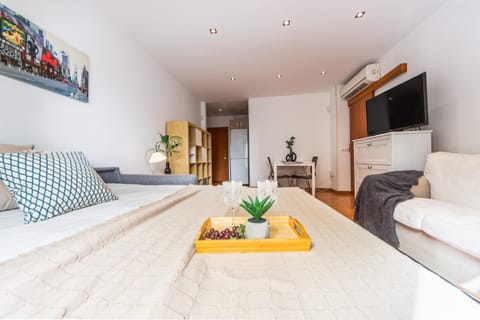 Living room, Photo of the whole room, Bedroom