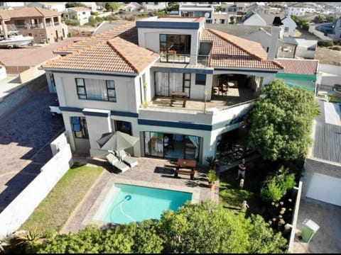 Property building, Bird's eye view